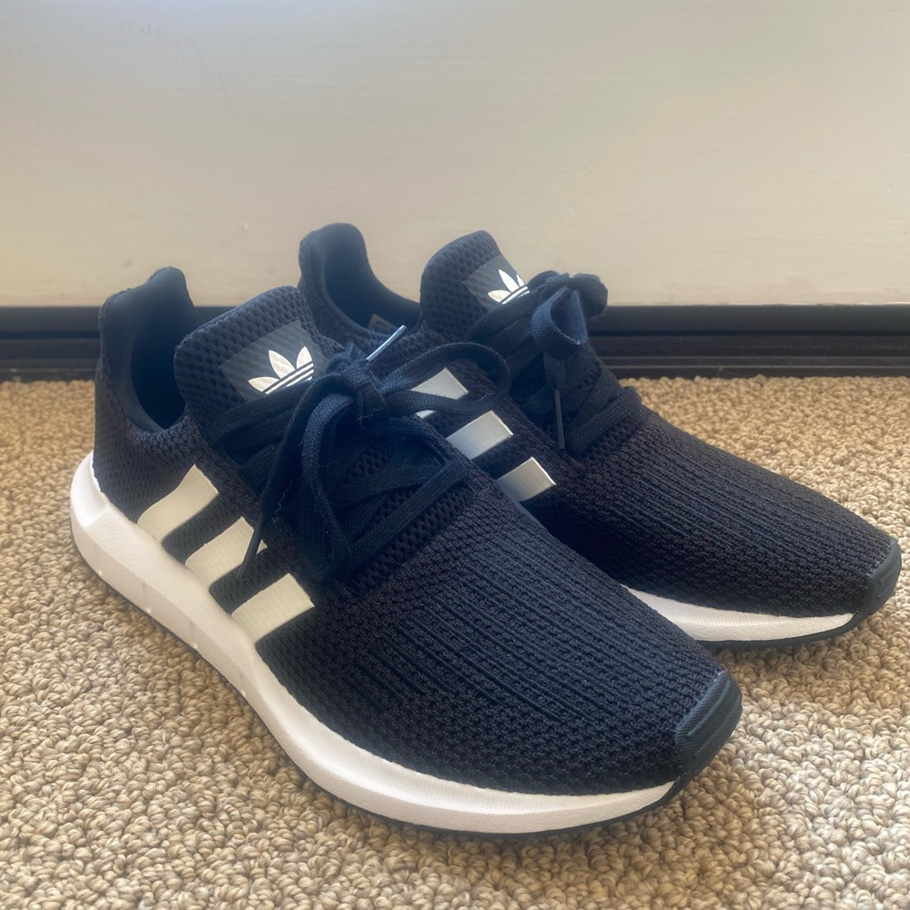 Mismatch: Brand New Adidas Swift Runs